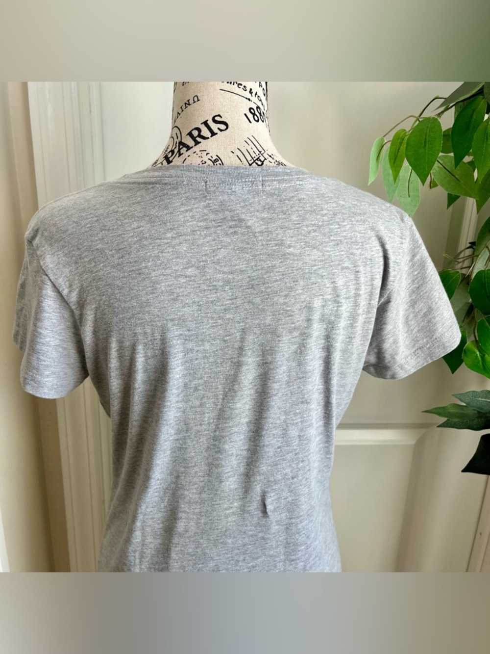 Mandee Y2K Peace Love Slim Fit Short Sleeve Graphic Top Gray Sz L - Picture 11 of 16